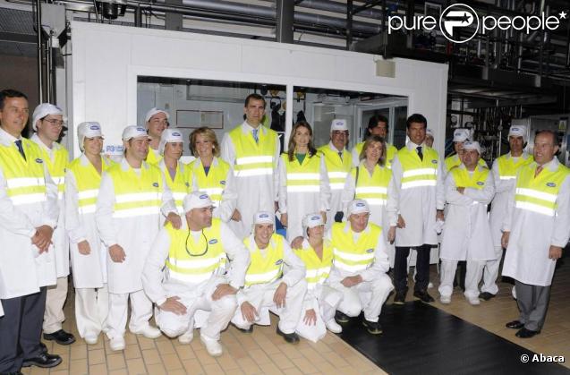 Letizia d'Espagne et son époux Felipe visitent le laboratoire d'investigations Danone, à Madrid. 13/07/09