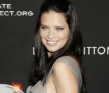 Adriana Lima enceinte et au top le 13 juillet à New York