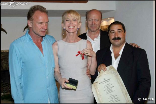 Sting, Trudie Styler, Paul Haggis et le sosie de Groucho Marx, lors du 7e Festival Global d'Ischia, en Italie, le 13 juillet 2009 !