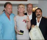 Sting, Trudie Styler, Paul Haggis et le sosie de Groucho Marx, lors du 7e Festival Global d'Ischia, en Italie, le 13 juillet 2009 !