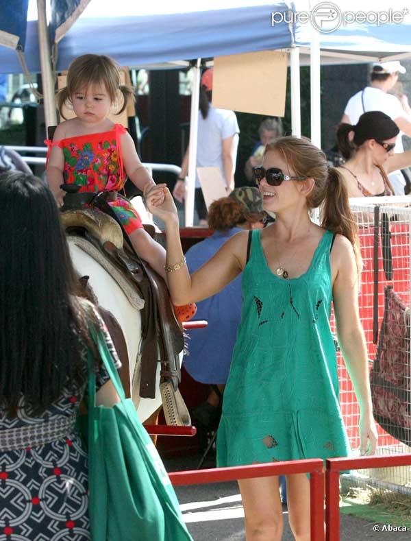 Isla Fisher et sa fille Olive à Los Angeles