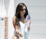 Ashley Tisdale fait un tour sur le chantier de sa nouvelle maison le 13 juillet 2009