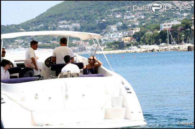 Rosario Dawson et son chéri, le DJ français Mathieu Schreyer, quittent le 7e Festival Global sur l'île d'Ischia, en Italie, le 16 juillet 2009 !