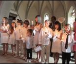 Les enfants des convives au cours du baptême de Joy Hallyday à Gstaad en Suisse le 5 juillet 2009