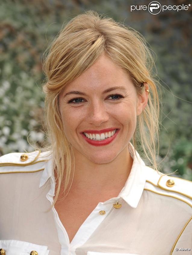 Sienna Miller lors du photocall de G.I. Joe : Le réveil du Cobra à Londres le 22 juillet 2009