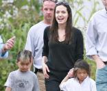 Angelina Jolie et ses fils Maddox et Pax 