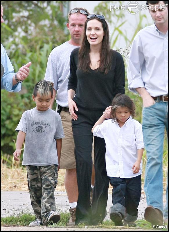 Angelina Jolie et ses fils Maddox et Pax 