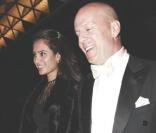 Bruce Willis et sa femme Emma Heming aux 18 ans de Scout LaRue, au restaurant Cicada, à Los Angeles. 17/07/09