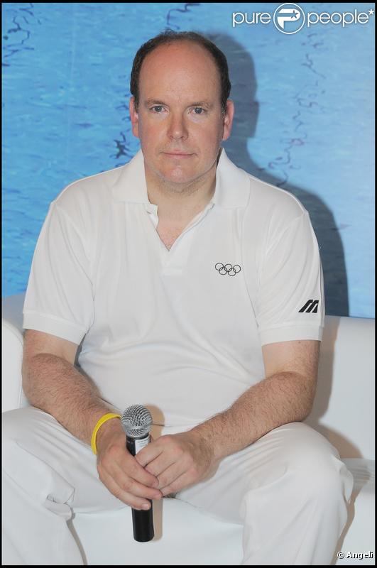 Le prince Albert de Monaco à Rome pour les championnats de natation le 26 juillet 2009