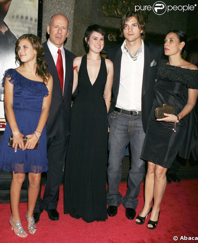 Bruce Willis et deux des trois filles qu'il a eues avec Demi Moore (Tallulah, à gauche, et Rumer, au centre) et Ashton Kutcher