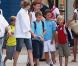 Cristina et Elena d'Espagne en vacances avec leurs enfants... c'est tout une colo qui débarque !