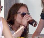 Lindsay Lohan déjeunant avec des amies à Malibu le 27 juillet 2009