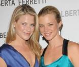 Ali Larter avec son amie Amy Smart en novembre 2008 