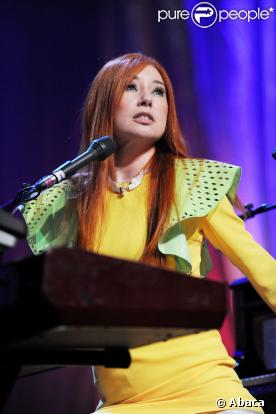 Tori Amos lors de son concert au Fillmore Auditorium de San Francisco, en Californie, le 29 juillet 2009. Plus rousse que jamais, la belle donne tout sur scène. Ses fans ont dû etre ravis !