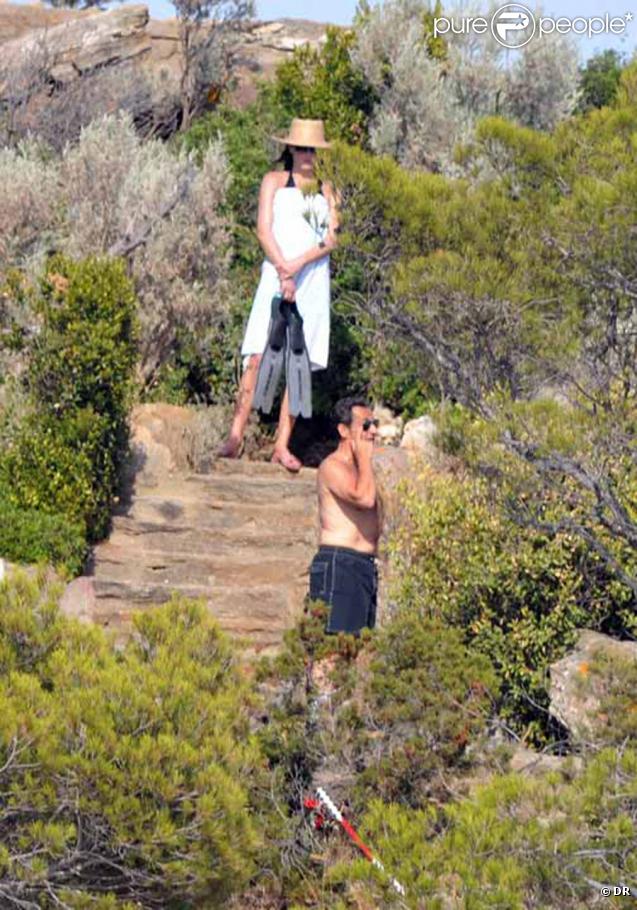 Nicolas et Carla Sarkozy ont pris leur premier bain au Cap Nègre, le 31 juillet 2009