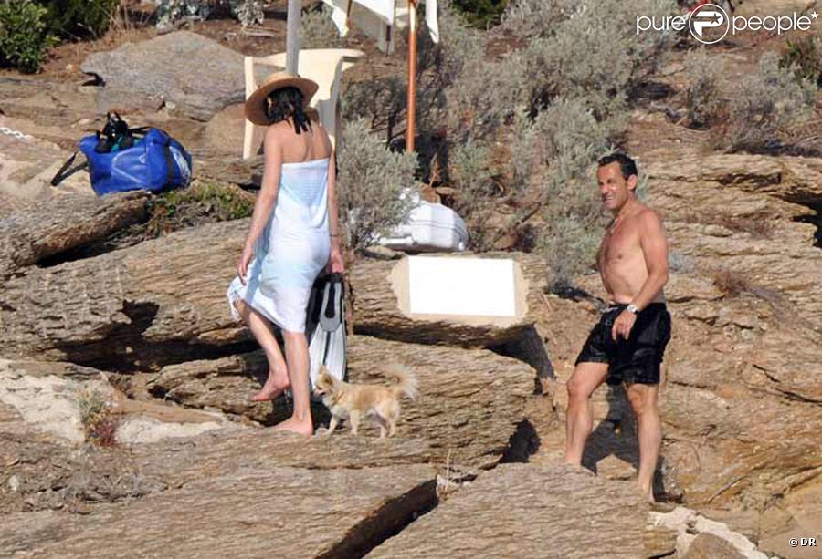 http://static1.purepeople.com/articles/6/36/85/6/@/258547-nicolas-et-carla-sarkozy-ont-pris-leur-fullscreen-1.jpg
