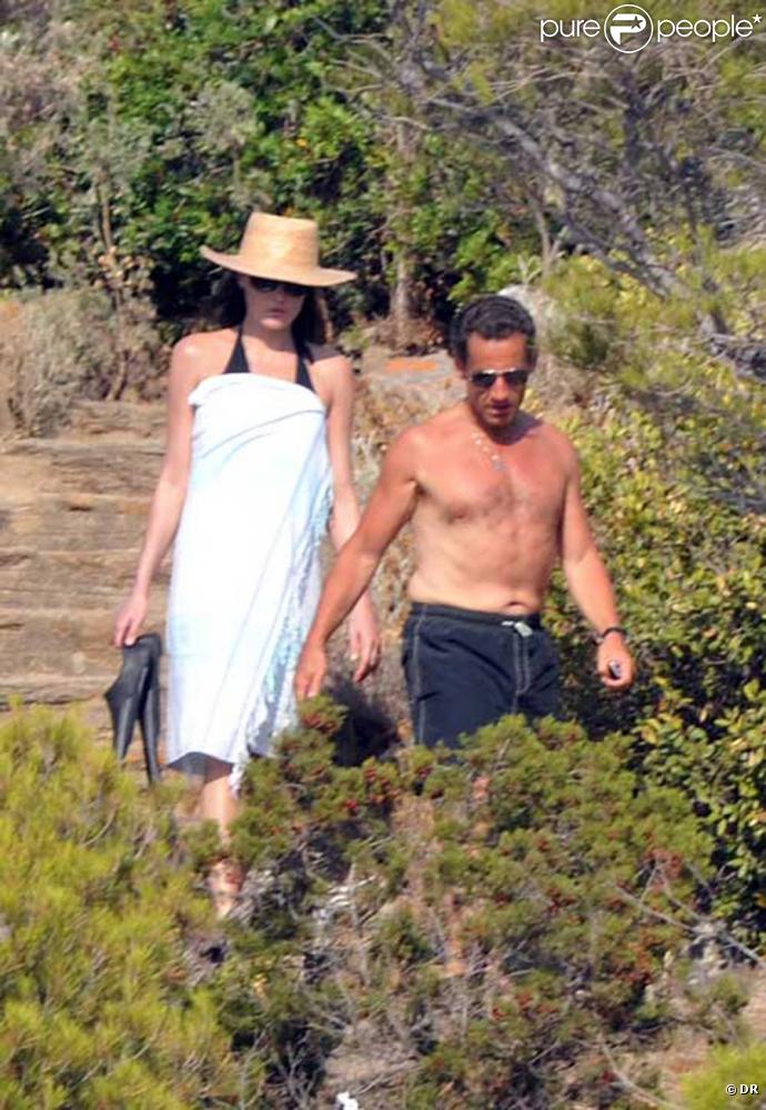 http://static1.purepeople.com/articles/6/36/85/6/@/258548-nicolas-et-carla-sarkozy-ont-pris-leur-fullscreen-1.jpg