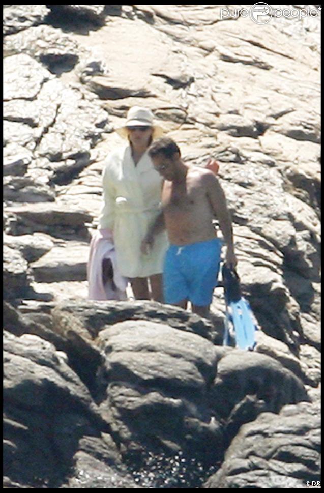 Carla et Nicolas Sarkozy l'an passé au Cap Nègre. Le président a beaucoup maigri depuis !