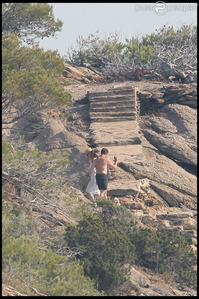 Nicolas et Carla Sarkozy ont pris leur premier bain au Cap Nègre, le 31 juillet 2009