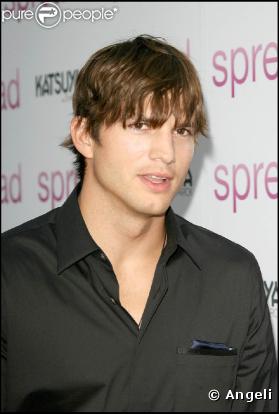 Ashton Kutcher, lors de l'avant-première de  Toy Boy , à l'ArcLight Theatre d'Hollywood, à Los Angeles, le 3 août 2009 !