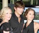 Anne Heche, Ashton Kutcher et Margarita Levieva, lors de l'avant-première de  Toy Boy , à l'ArcLight Theatre d'Hollywood, à Los Angeles, le 3 août 2009 !