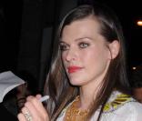 Milla Jovovich lors de la première du film A Perfect Getaway à Hollywood le 5 août 2009