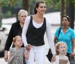 Brooke Shields et ses deux filles Rowan et Grier à Boston (1er août 2009)