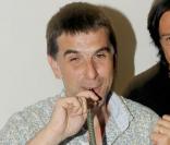 Tex fumant la chicha au Tsar à Saint-Tropez le 9 août 2009