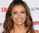 Eva Longoria possède cette simplicité qu'on lui envie toutes. Toujours souriante et jolie, l'actrice prend pourtant bien soin de ses cheveux et n'hésite pas à s'offrir de temps en temps une petite couleur. 