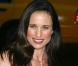 L'un des atouts majeurs de la belle Andie MacDowell est sans nul doute sa magnifique chevelure. Son secret ? Leur donner de la vigueur et de la lumière avec quelques colorations. 