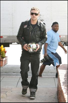 Justin Timberlake ne reconnaît plus personne en Harley Davidson. 12/08/09