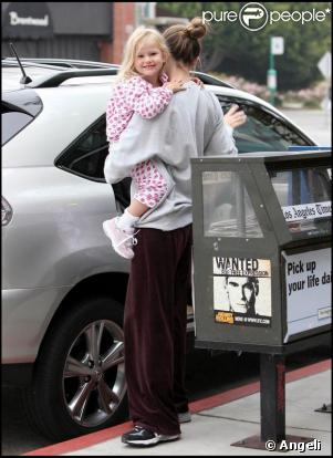 Jennifer Garner et sa fille aînée Violet vont chez Starbuck (Brentwood, 16 août 2009)