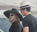 Madonna se la coule douce avec son Jesus en Italie... 