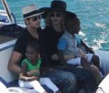 Madonna et Jesus avec David et Mercy 