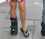 Tia Carrere en famille à Beverly Hills (24 août 2009)