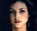 Morena Baccarin dans un extrait de  V  !