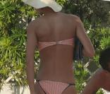 Gisele Bündchen, une future maman aux courbes ravageuses qui n'échappe pas au bikini effet string... 