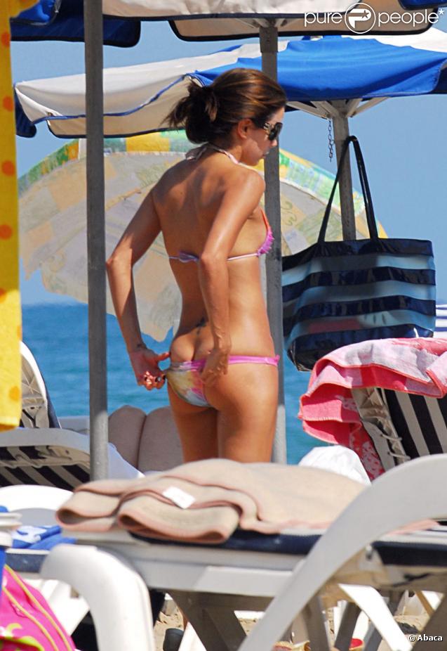 Eva Longoria est véritablement une bombe... De face comme de pile ! 