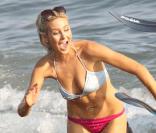 Stephanie Pratt sur la plage de malibu le 3 septembre 2009