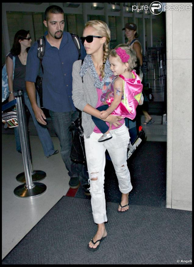 Jessica Alba et sa fille Honor à Los Angeles, le 3 septembre 2009