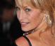 Estelle Lefébure se met à nu contre le cancer du sein !