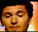 Bruno regarde vers la droite : un mensonge ?