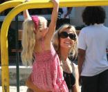 Denise Richards et ses enfants à Malibu le 5 septembre 2009