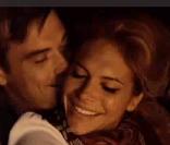 Robbie Williams dans le clip de  Bodies 