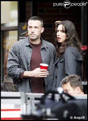 Ben Affleck et la charmante Rebecca Hall sur le tournage de  The Town , le second film de Ben derrière la caméra, à Boston, le 9 septembre 2009 !
