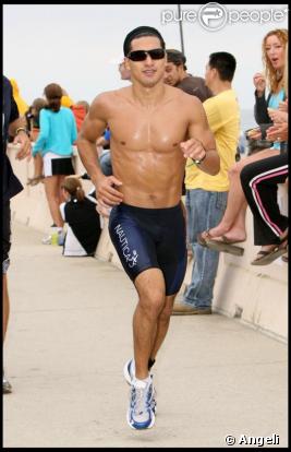 Le Beau Mario Lopez au triathlon de Malibu (13 septembre 2009)