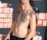 MTV Video Music Awards 2009, le 13 septembre à New York : Tyson Ritter, des All-American Rejects, très, très décolleté... Il est chaud, là ! 
