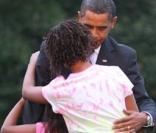 Barack Obama et ses filles Sasha et Malia : grand moment de tendresse à la Maison Blanche le 15/09/09