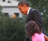 Barack Obama et ses filles Sasha et Malia : grand moment de tendresse à la Maison Blanche le 15/09/09
