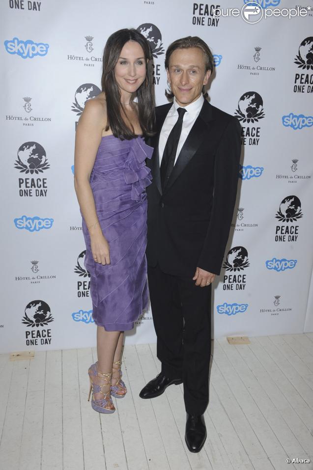 Elsa Zylberstein et Jeremy Gilley lors du concert-événement Peace One Day à Paris le 19 septembre 2009